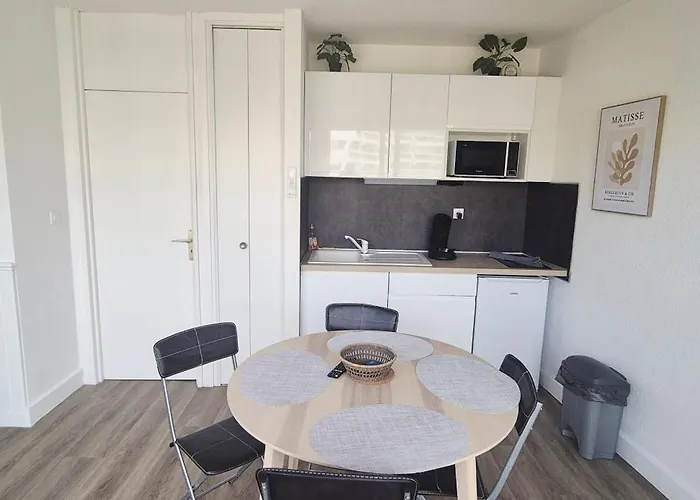 4 Pers Avec Piscine & Parking ,acces Direct
